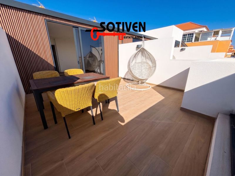 Foto f524f8d4-e966-49b0-a462-5cbfee61160d. Casa adossada amb aparcament a Playa de San Juan Guía de Isora