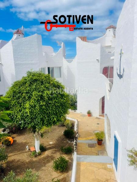 Foto a571b71e-8ee9-4aec-96f2-901774a9dd3a. Casa con piscina in Playa de las Américas Arona