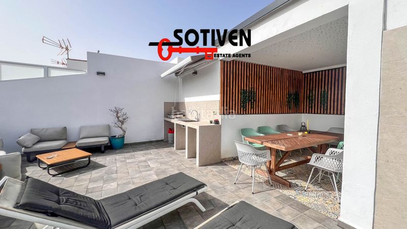 Foto 28a9f7f6-4979-45a9-804d-e1f58061b8cf. Casa adossada amb aparcament a Alcalá Guía de Isora