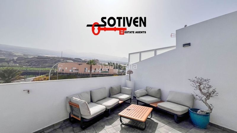 Foto f31f87fd-b164-46fa-bc70-97de89840525. Casa adossada amb aparcament a Alcalá Guía de Isora