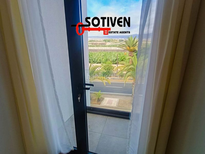 Foto ae4dbf8d-bb7b-407f-ba64-6f14d0f0c098. Casa adossada amb aparcament a Playa de San Juan Guía de Isora