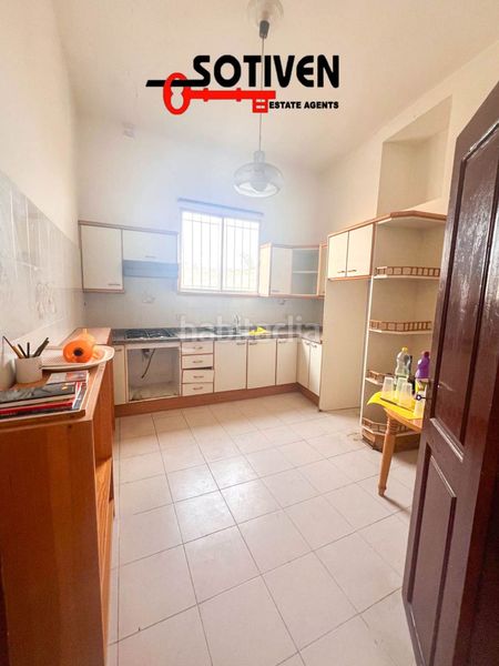 Foto 5d76b0ca-efac-4780-baf0-7fcbd3b479d5. Casa amb aparcament a Arico