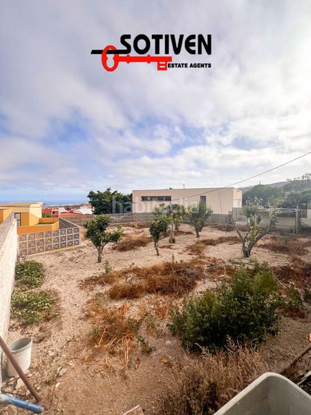 Foto 79bd9ebe-4b12-4f9a-96f2-e55ab54ba38c. Casa amb aparcament a Arico