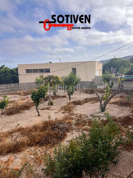 Foto c8876e72-1d7c-49a6-a383-826d1625fa07. Casa amb aparcament a Arico