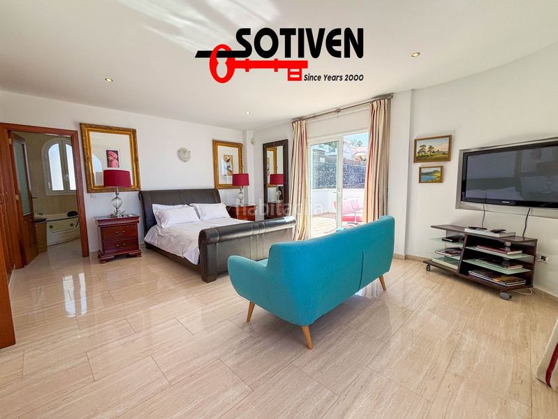 Foto 49d36ebb-f889-48e3-b7a4-e31e4f289ef2. Xalet amb aparcament a Torviscas Centro y Alto Adeje