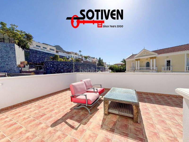 Foto 5dd8fdde-5452-46c9-b864-4a6009e0ad7f. Xalet amb aparcament a Torviscas Centro y Alto Adeje