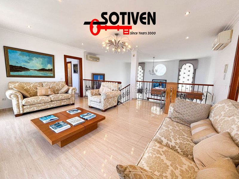 Foto a81780d4-e4cf-404a-b0d4-5d711351e3cf. Xalet amb aparcament a Torviscas Centro y Alto Adeje