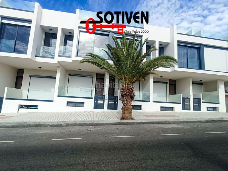 Foto 1b6b7f68-4e5c-4029-9f9b-434d560c6d11. Casa adossada amb aparcament a Playa de San Juan Guía de Isora