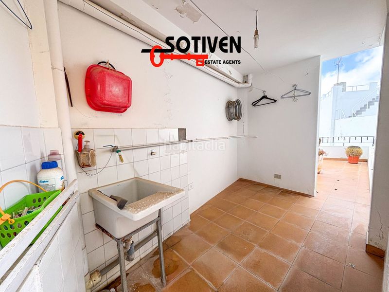 Foto 8b1128fa-5abe-4b04-9299-a25d81d64f3a. Casa amb aparcament a Guía de Isora interior Guía de Isora