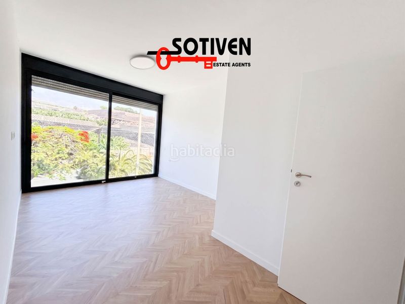 Foto b3208dd5-6ae4-4cd2-a049-823e0178e5f3. Casa adossada amb aparcament a Playa de San Juan Guía de Isora