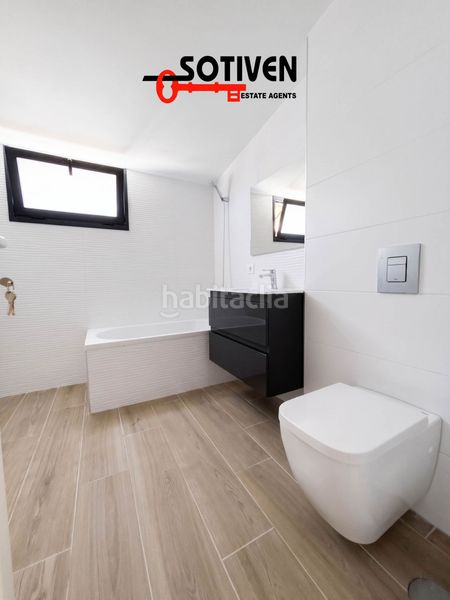 Foto fe79823e-0050-4152-b491-fec86bf43718. Casa adossada amb aparcament a Playa de San Juan Guía de Isora