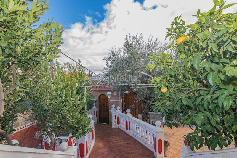 Foto ce8d2843-c84f-4a65-8249-2bbc8845e904. Chalet ogijares chalet independiente en parcela de 1350 metros cuadrados. en Ogíjares