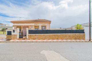 Casa en Mancha 30. Casa   en planta baja con amplio patio y estacionamiento.