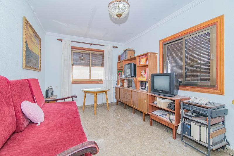 Foto 70f7f0c3-056f-427e-906c-47f2964f8576. Casa se pone a la venta casa local comercial nave en Zubia (La)