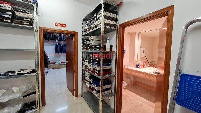 Foto bd3f0d6c-f94b-47bf-b7a9-050acf59a7f0. Lloguer local comercial a Joaquina Eguaras Granada