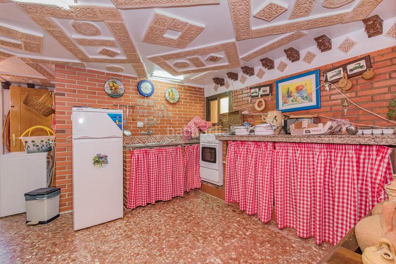 Foto a96cea78-8bb2-40a1-97ad-c549f7cda131. Chalet ogijares chalet independiente en parcela de 1350 metros cuadrados. en Ogíjares