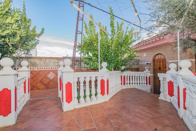 Foto f10abb4e-8698-4e49-86b6-c301885f207d. Chalet ogijares chalet independiente en parcela de 1350 metros cuadrados. en Ogíjares