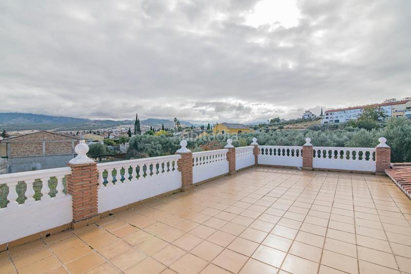 Foto dea4c886-5f29-41d3-9a05-6e1be2867052. Chalet ogijares chalet independiente en parcela de 1350 metros cuadrados. en Ogíjares