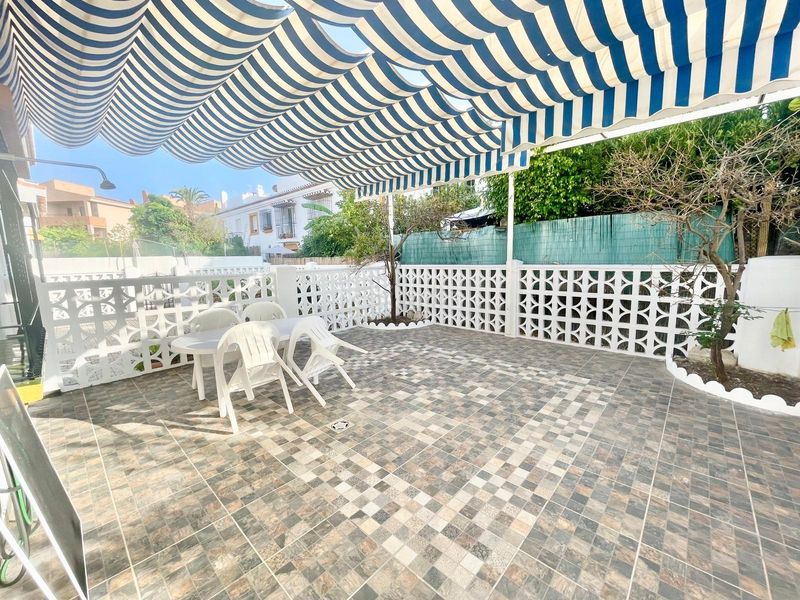 Foto ab1ceb36-f1db-484a-8340-87da74124aff. Casa adossada amb calefacció aparcament piscina a Salobreña