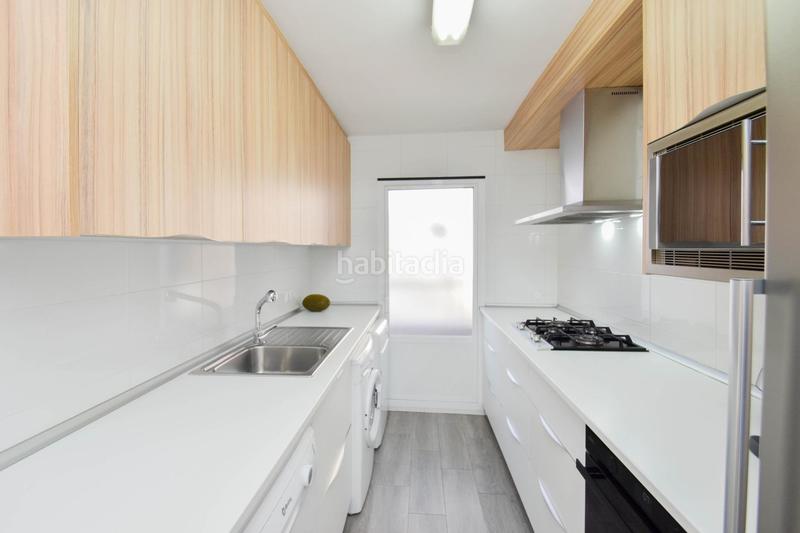 Foto 226b6f81-7de5-401f-b016-1f500e13dd63. Planta baja oportunidad única! vivienda reformada en el centro cerca del metro en Armilla
