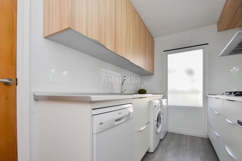 Foto bf03b40d-49de-41c5-8c8c-a2148bc909bb. Planta baja oportunidad única! vivienda reformada en el centro cerca del metro en Armilla
