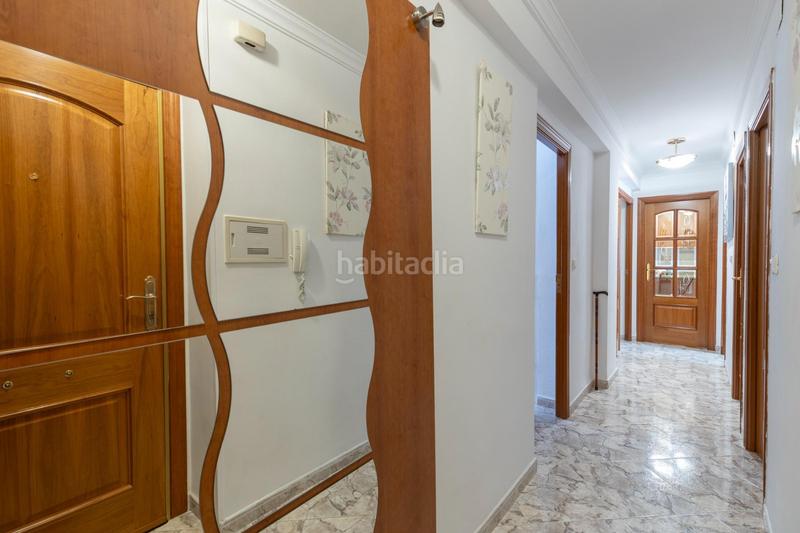 Foto ad09e62c-09b6-4c7d-8a19-bf050bf15b9b. Piso magnifico piso de tres habitaciones en una quinta planta con terraza, junto a universidades!!!!!! en Granada