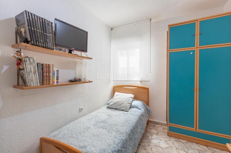 Foto b84a73d8-1d9d-491e-9096-e87de87df6f4. Piso magnifico piso de tres habitaciones en una quinta planta con terraza, junto a universidades!!!!!! en Granada