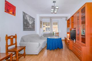 Lloguer Pis  Calle tibónidas. Una habitación libre. junto a tráfico. calefacción incluida.
