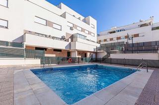 Miete Appartement  Maestro rodrigo. Las gabias. apartamento en alquiler. piscina. parking. barrio al