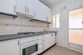Location Appartement à Calle afan de ribera 16. Piso junto a recogidas. afán de ribera.