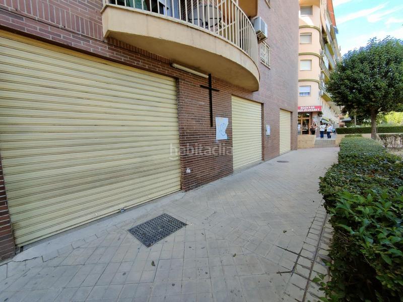 Foto c8b8eac6-7562-4f1c-b89a-f8b0c150eb5c. Lloguer local comercial a avenida Joaquina Eguaras a Granada