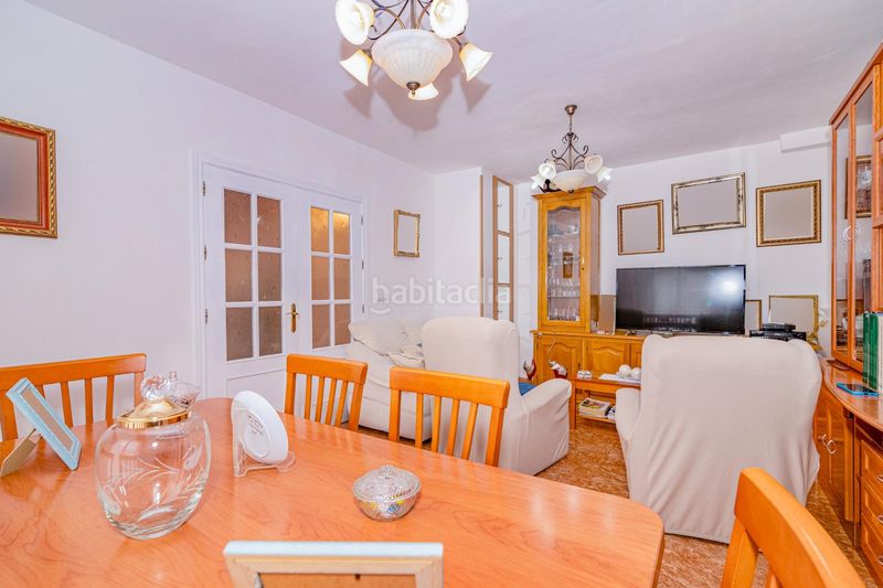 Foto ebfd87f2-51b6-4fc2-a198-a13bdb43de95. Casa aparellada a carretera illora 35 a Íllora