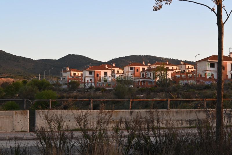 Foto 9d28007d-1443-4cfb-87fa-cb6774274387. Terreno residenziale in calle abelia 13 in Villa de Otura