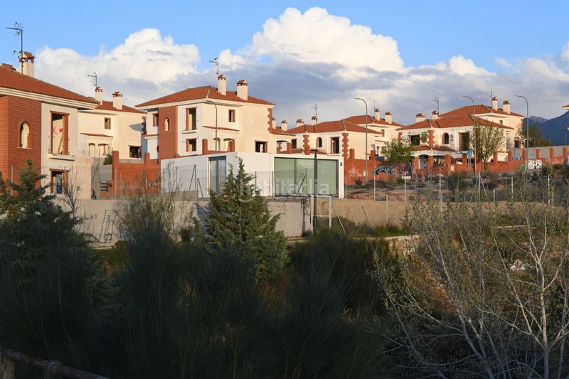 Foto be149f17-c606-456e-98f4-9eb5f4a90514. Terreno residenziale in calle abelia 13 in Villa de Otura