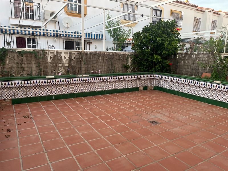 Foto e1bab4e4-5c23-4b5f-809a-9a81eb544872. Casa adossada a Salobreña costa Salobreña