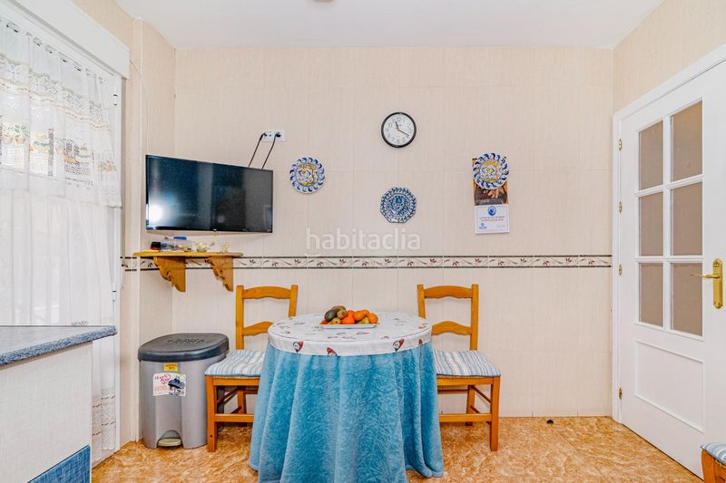 Foto e36b3718-e7ec-4c07-8223-ecbf467fee6b. Casa aparellada a carretera illora 35 a Íllora