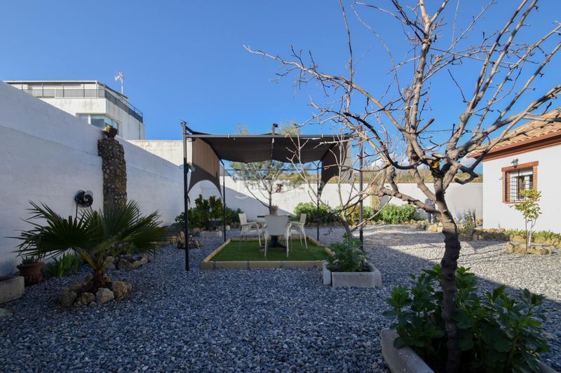 Foto 51967850-83dd-432a-8d6b-89900762e423. Casa amb aparcament a Atarfe