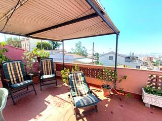 Haus  Wilson. Se vende amplia casa en santa coloma de gramenet