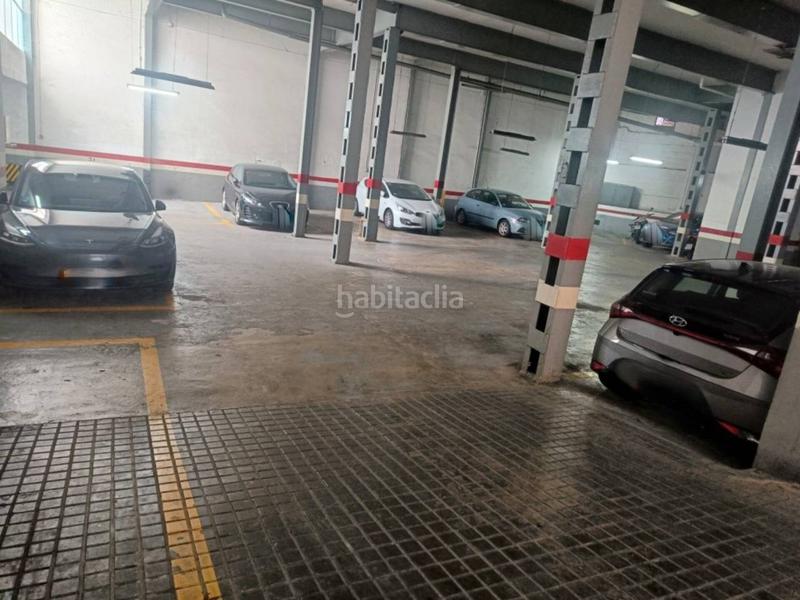 Foto cd03bae4-17fe-4322-9061-cc0b2c60e6c1. Parking coche se vende parking en centro Can Mariner increíble oportunidad ! en Santa Coloma de Gramenet