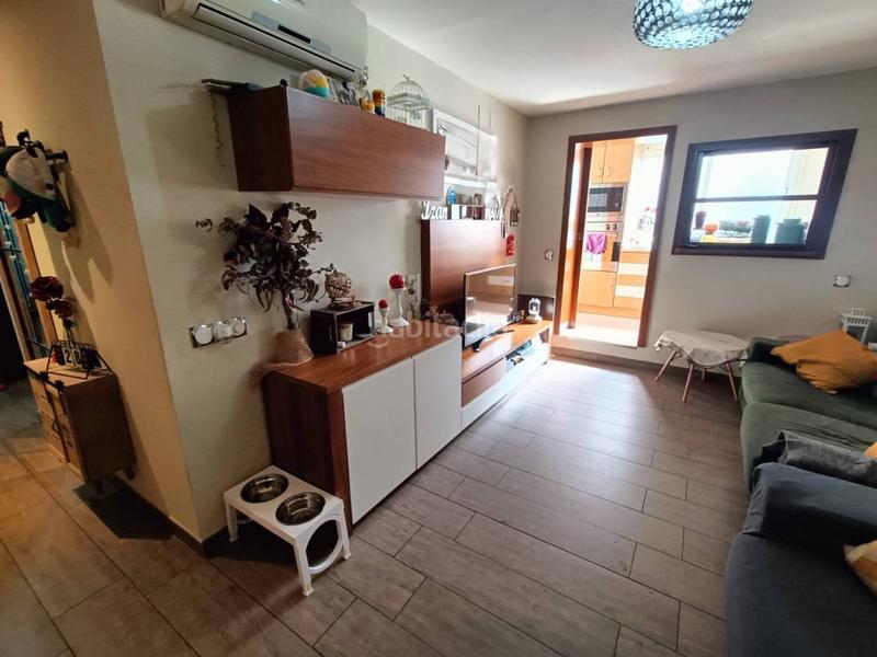 Foto 7a7c3a93-a4ec-4b02-a32b-9b06dbbaf89b. Piso ático con terraza y ascensor Santa Rosa. en Santa Coloma de Gramenet