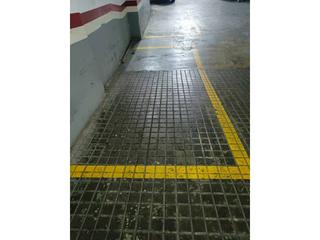 Autoparkplatz  Milà i fontanals. Parking en el centro
