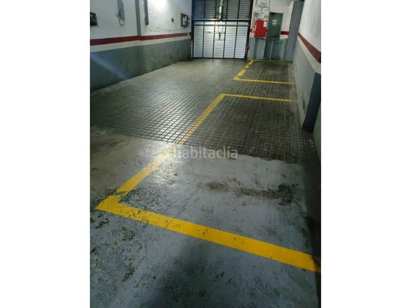 Foto 1afe6b38-ced5-4af4-8b64-5a57c30eeb76. Parking coche parking en el centro en Can Mariner Santa Coloma de Gramenet