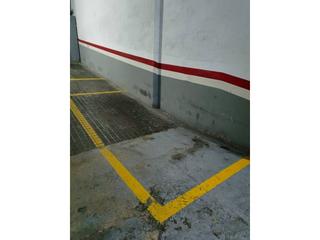 Posto auto  Milà i fontanals. Parking en el centro