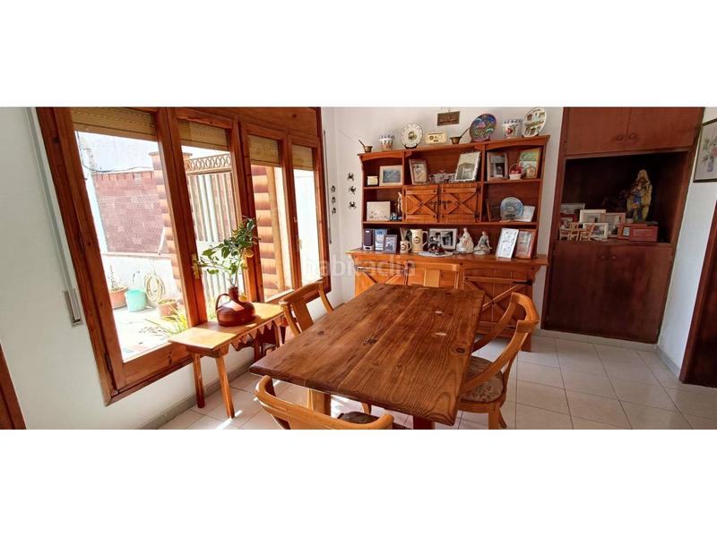 Foto 38bbd931-0b5d-4c33-97ca-0e631161b43b. Casa  en singuerlin en Guinardera Santa Coloma de Gramenet