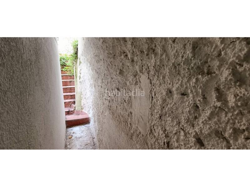 Foto 4abc408b-545a-460e-92a2-a4a01bc8f9e6. Casa  en singuerlin en Guinardera Santa Coloma de Gramenet