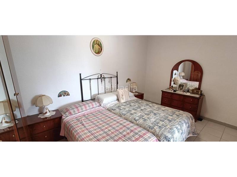 Foto 52aa4a46-2568-43ed-96c9-43c408138234. Casa  en singuerlin en Guinardera Santa Coloma de Gramenet