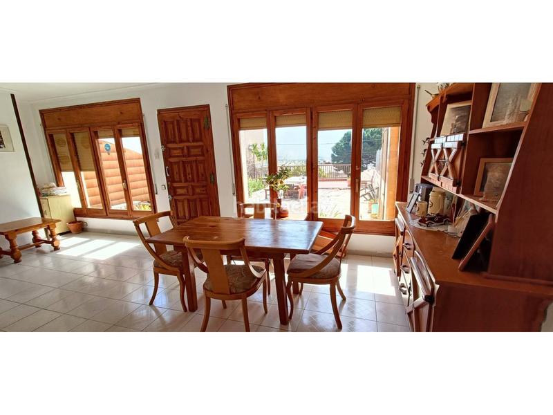 Foto 6c1461e6-bdfa-4189-a32b-e07e927a1f98. Casa  en singuerlin en Guinardera Santa Coloma de Gramenet