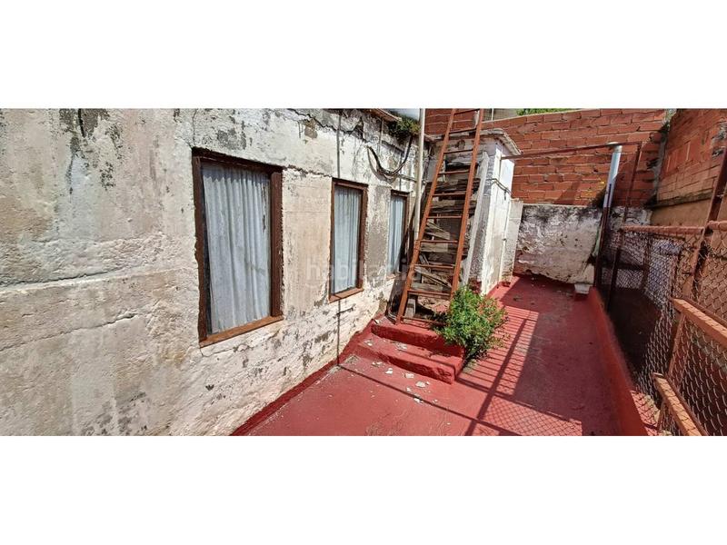 Foto 6d313ec6-5acb-40b4-8d65-e426fe5a5e72. Casa  en singuerlin en Guinardera Santa Coloma de Gramenet