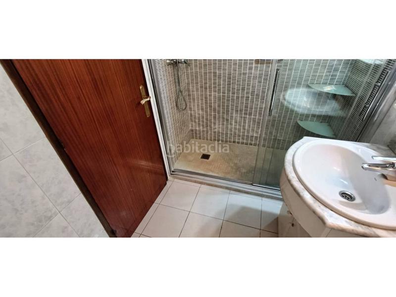 Foto 833afc82-5923-4ee1-9fb7-225666a1acaf. Casa  en singuerlin en Guinardera Santa Coloma de Gramenet