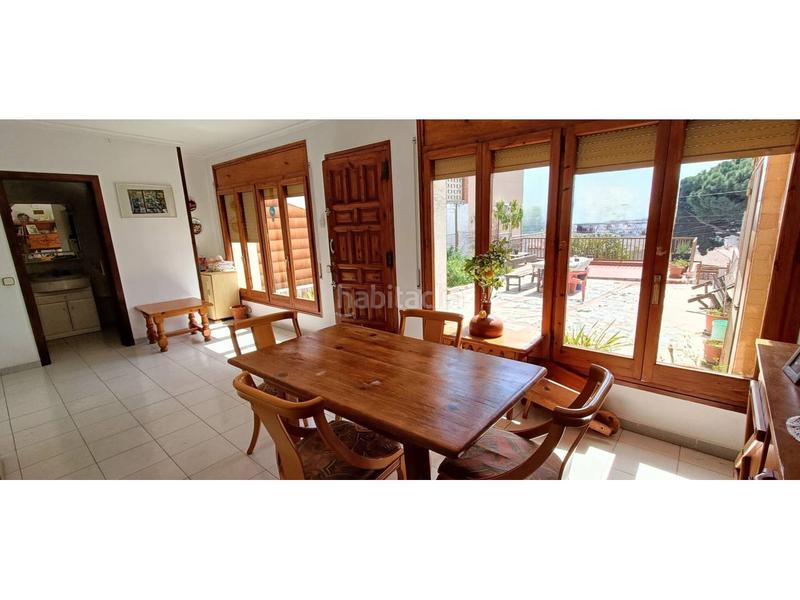 Foto 923d5dfb-0f82-4351-9f41-44fc21e4e127. Casa  en singuerlin en Guinardera Santa Coloma de Gramenet